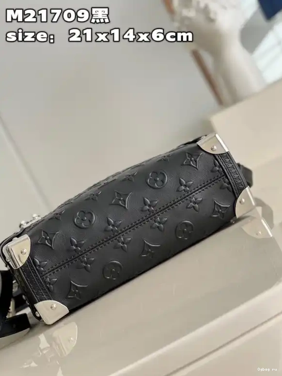 MM VUITTON TRUNK LOUIS SIDE 0425